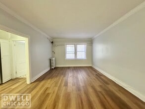 2341 N Commonwealth Ave, Unit 105 in Chicago, IL - Foto de edificio - Building Photo