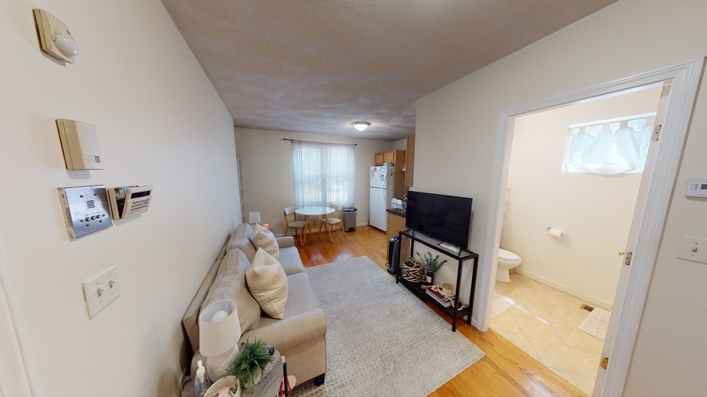 52 Brooks St in Boston, MA - Building Photo