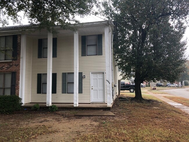 property at 1992 N Royal St