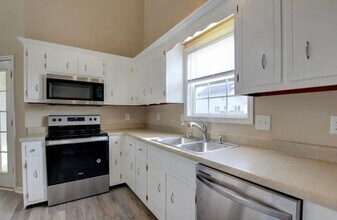 1356 Meredith Way in Clarksville, TN - Building Photo - Building Photo