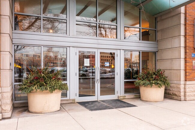 933 W Van Buren St in Chicago, IL - Foto de edificio - Building Photo