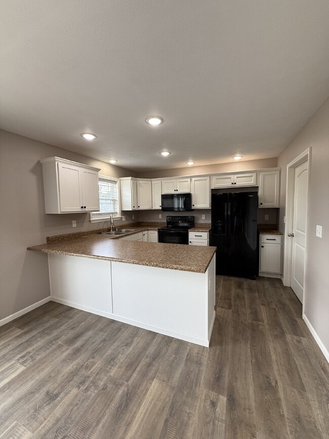 185 Bald Cypress Ct in Hollister, MO - Foto de edificio - Building Photo