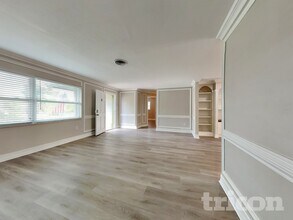 331 Mendez Dr in Sarasota, FL - Building Photo - Building Photo