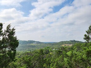 21600 Long Hill Dr in Leander, TX - Foto de edificio - Building Photo
