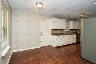 1218 W South St in Collinsville, OK - Building Photo - Building Photo