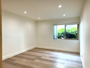 4648 Park Granada, Unit 170 in Calabasas, CA - Building Photo - Building Photo
