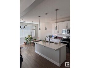 22437-2299A 99A Ave NW in Edmonton, AB - Building Photo - Building Photo