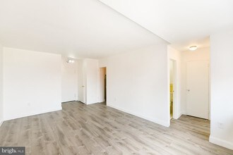 1121 Arlington Blvd-Unit -817 in Arlington, VA - Building Photo - Building Photo