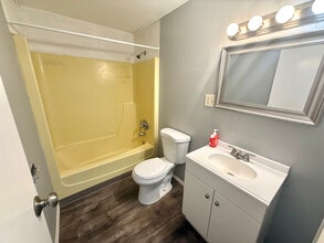 11 Hamilton Pl in Cohoes, NY - Building Photo - Building Photo