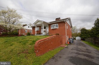 3108 Collard St in Alexandria, VA - Building Photo - Building Photo