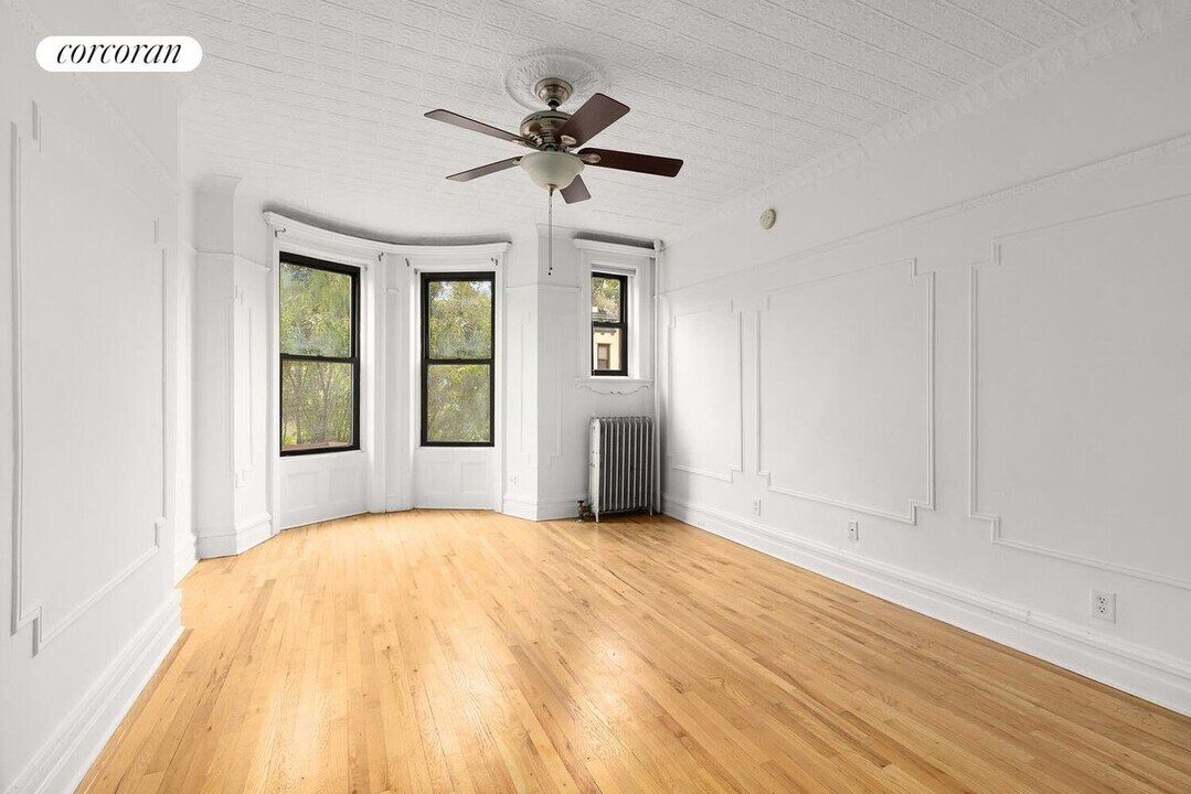 715 Carroll St in Brooklyn, NY - Building Photo