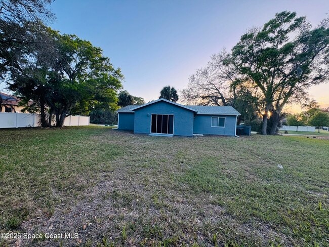 1035 Nevada Dr NE in Palm Bay, FL - Building Photo - Building Photo