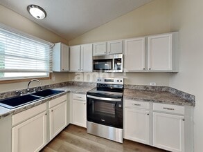 2130 Winding Hollow Dr in Grove City, OH - Building Photo - Building Photo