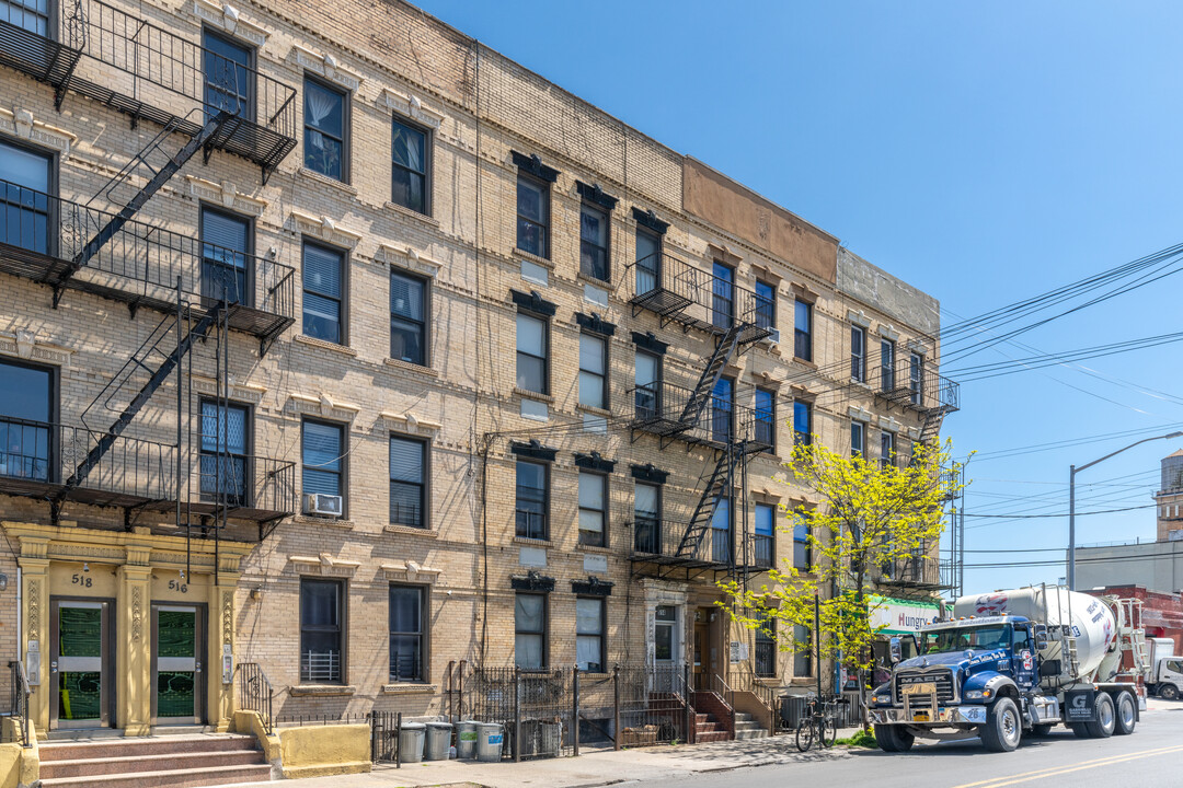 514 Morgan Ave in Brooklyn, NY - Building Photo