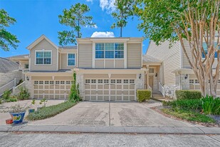 13600 Breton Ridge St in Houston, TX - Building Photo