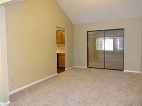 407 Lazy Ln in Montgomery, TX - Foto de edificio - Building Photo