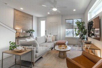 102 Tendick St in San Antonio, TX - Building Photo - Building Photo