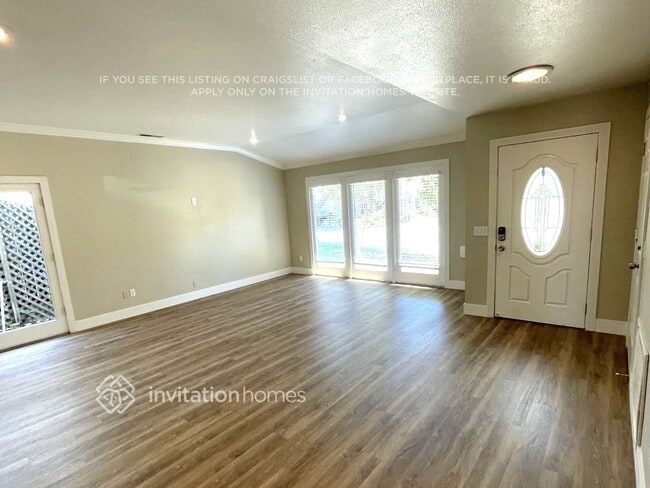 2828 Tiffany W Way in Sacramento, CA - Foto de edificio - Building Photo