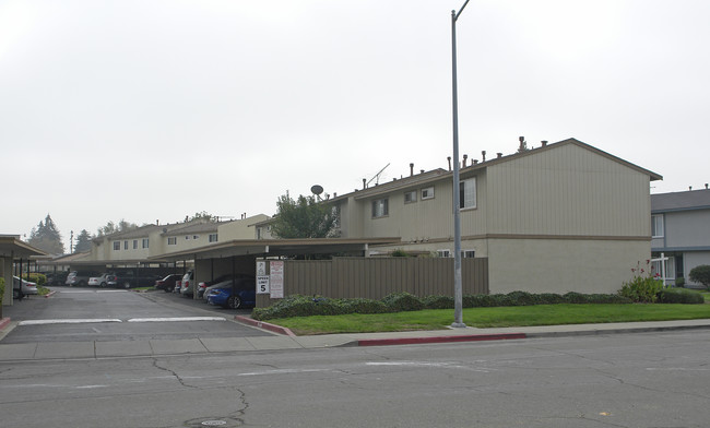 34643 Fremont Blvd in Fremont, CA - Foto de edificio - Building Photo