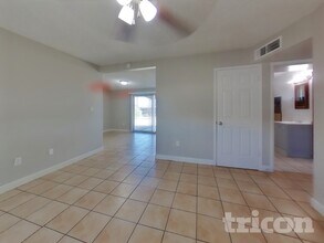 2932 W Caribbean Ln in Phoenix, AZ - Building Photo - Building Photo