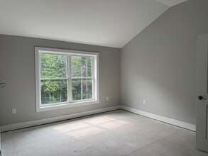 251 Sladen St in Dracut, MA - Building Photo - Building Photo