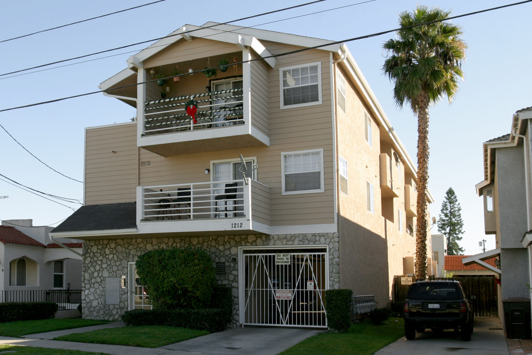 1212 Termino Ave in Long Beach, CA - Foto de edificio