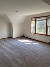 586 Martin Rd in Lackawanna, NY - Building Photo - Building Photo