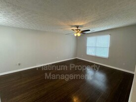 2684 Knollberry Ln in Decatur, GA - Foto de edificio - Building Photo