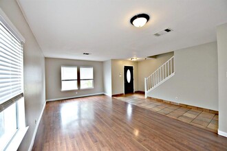 1318 Comfort St in Cedar Park, TX - Foto de edificio - Building Photo