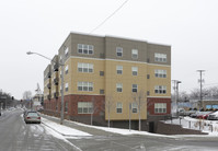 Spirit on Lake in Minneapolis, MN - Foto de edificio - Building Photo