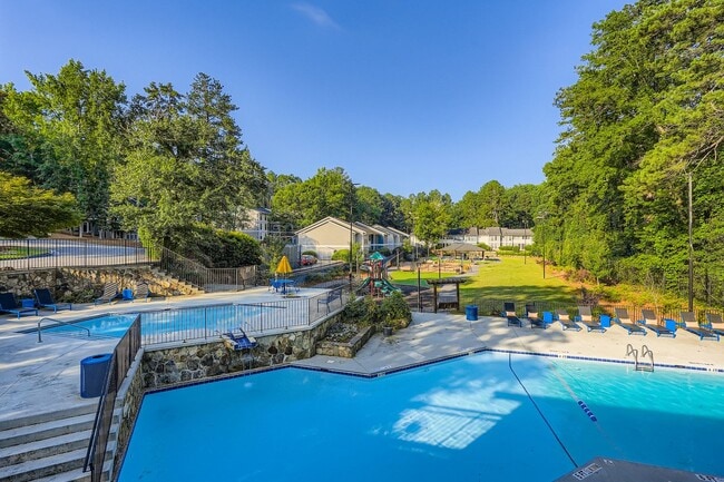 Arbors at East Cobb in Marietta, GA - Foto de edificio - Building Photo