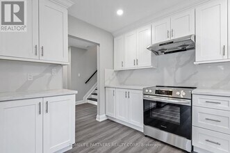 79 Strathavon Dr in Toronto, ON - Building Photo - Building Photo