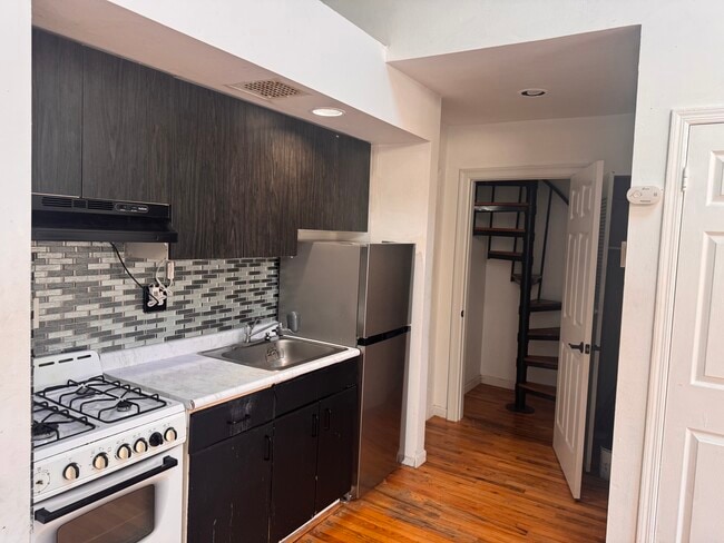 11315 76th Rd in Forest Hills, NY - Building Photo - Building Photo