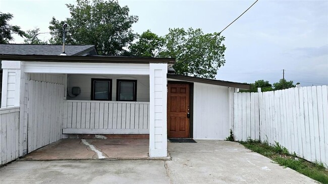 property at 101 S Lockhart St
