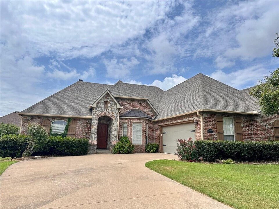 3568 Bastille St in Springdale, AR - Building Photo