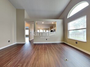 3201 Creekshore Dr in Indianapolis, IN - Building Photo - Building Photo