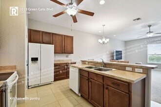1019 Green Gate Blvd in Groveland, FL - Building Photo - Building Photo