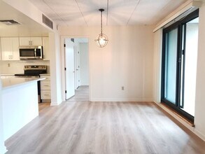 85 Brainerd Rd, Unit 302 in Boston, MA - Building Photo - Building Photo