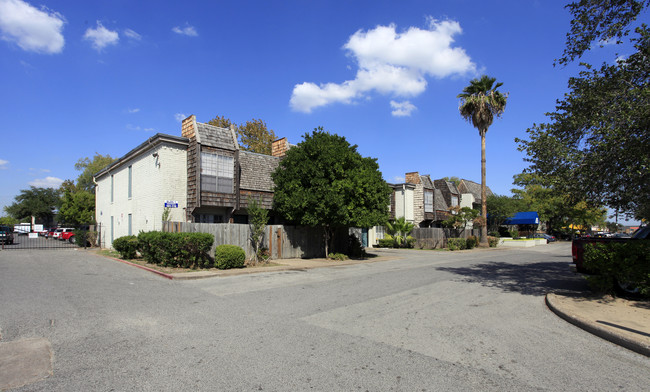 Alexander House Apartments