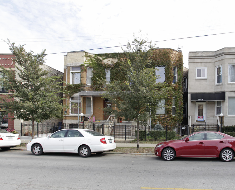 3547 N Sheffield Ave in Chicago, IL - Building Photo