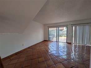 3811 SW 82nd Ave in Miami, FL - Building Photo - Building Photo