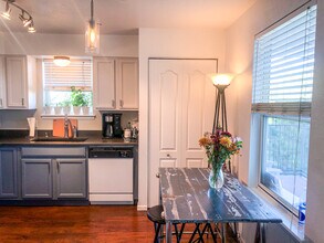 1646 S Deframe St in Lakewood, CO - Building Photo - Building Photo