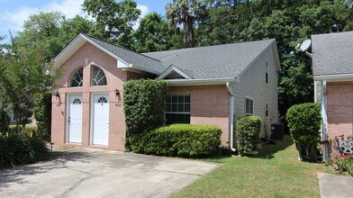 2534 Golden Park Ln in Tallahassee, FL - Building Photo - Building Photo