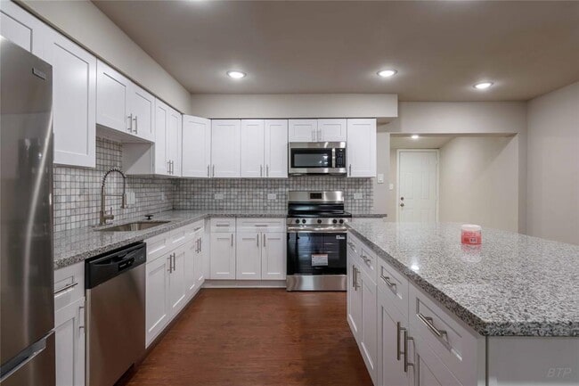 11933 Beechnut St in Houston, TX - Building Photo - Building Photo