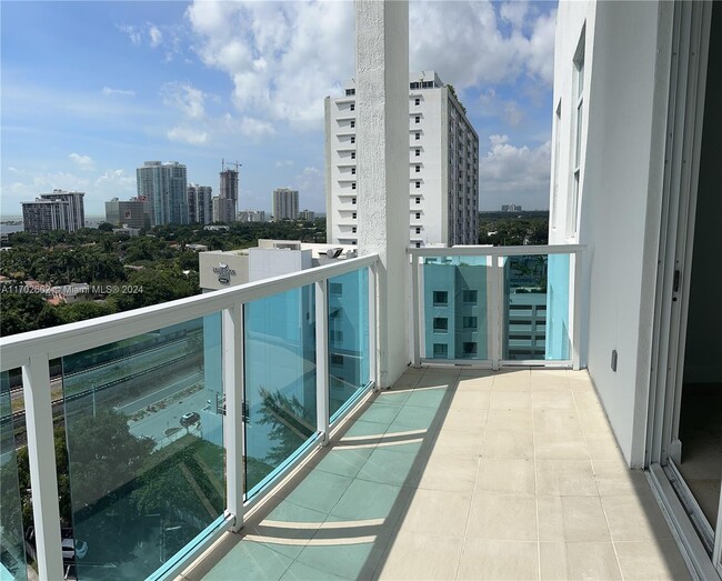 1723 SW 2nd Ave, Unit PH09 in Miami, FL - Building Photo - Building Photo