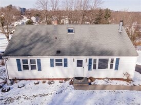 48 Quaker Hill Rd in Monroe, NY - Building Photo