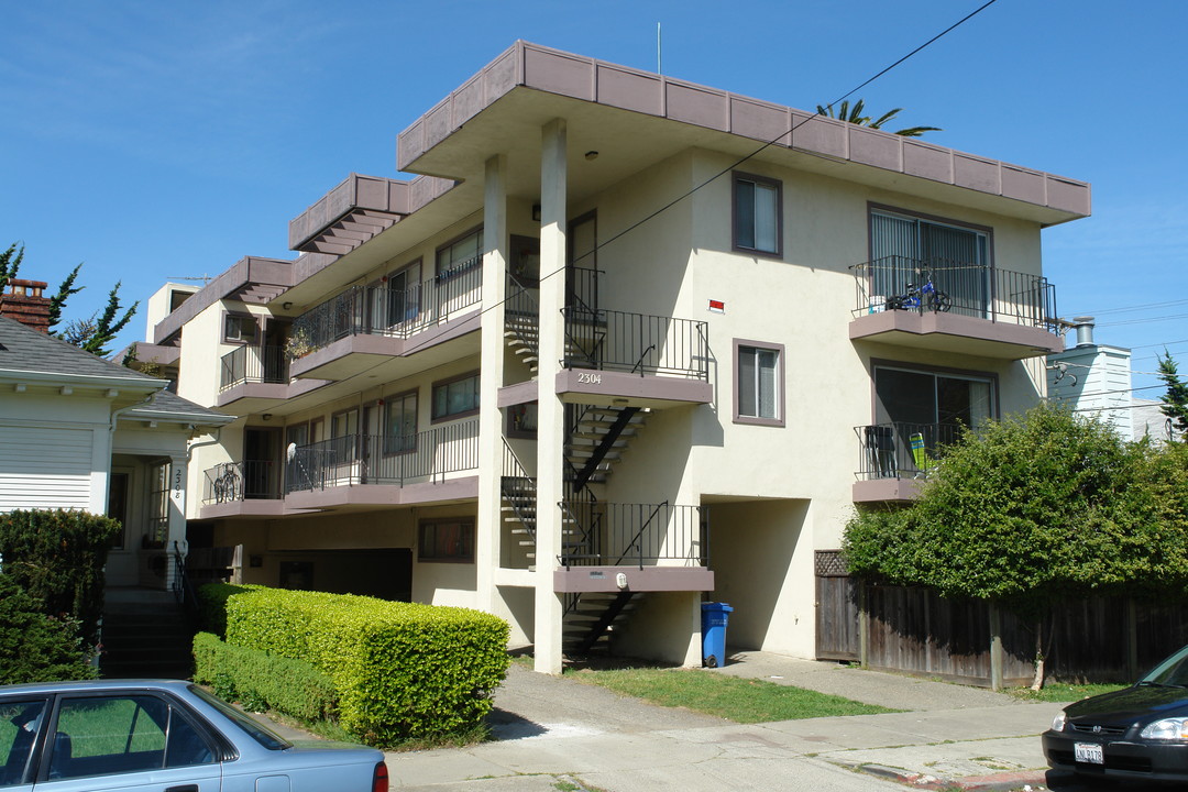 2304 Grant St in Berkeley, CA - Building Photo