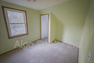 1345 Arkwright St N in St. Paul, MN - Building Photo - Building Photo