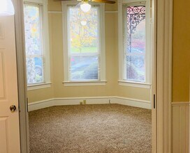 4234 S View Point Ter in Portland, OR - Building Photo - Building Photo