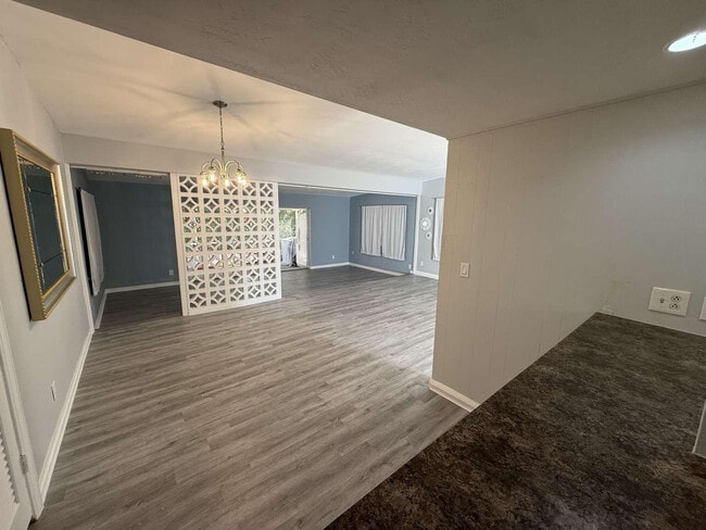 400 E Prima Vista Blvd in Port St. Lucie, FL - Building Photo - Building Photo